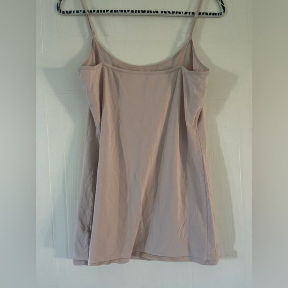 5/10$ Old navy first layer size large beige/cream tank top - Picture 2 of 3